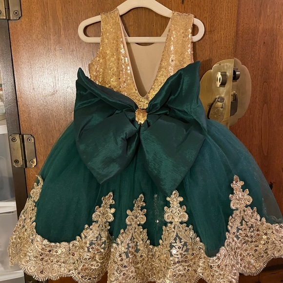 Formal Dress - Picture 3 of 5